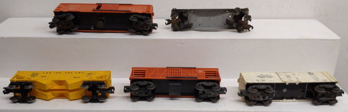 Lionel O Gauge Assorted Freight Cars; 348425, 25000,3656,3472, 6121 [5] VG