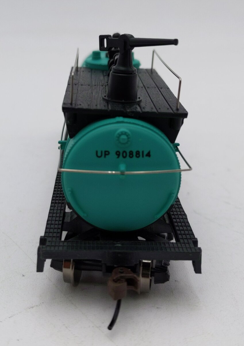 Walthers 931-1793 HO Union Pacific Firefighting Car #908814 - Ready to Run LN/Box