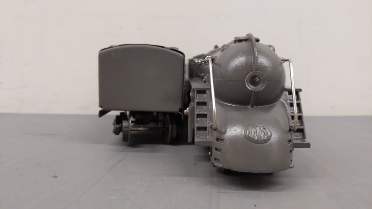 Lionel 221 Vintage O NYC  Dreyfuss Gray 2-6-4 Steam Locomotive & 221W Tender