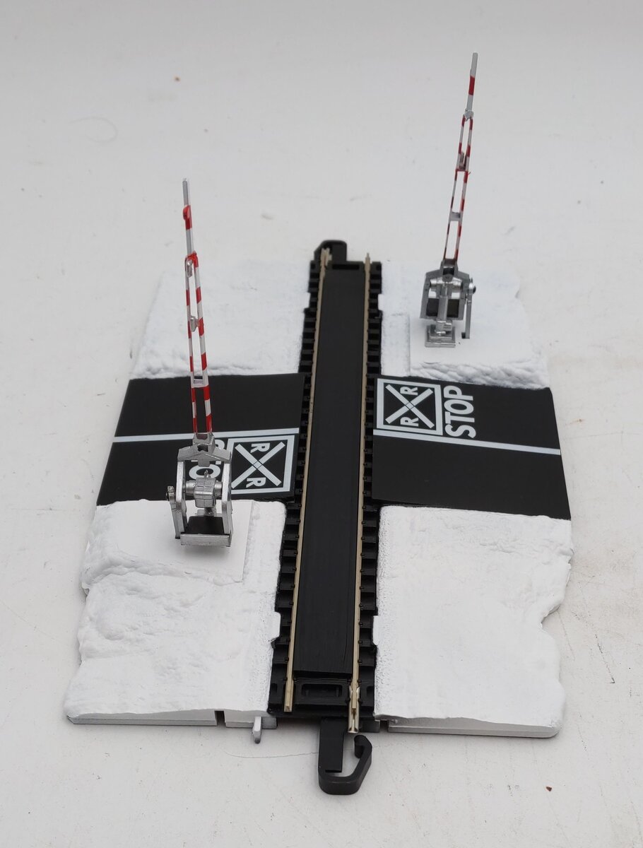 Bachmann 44579 HO E-Z Track System Dual Crossing Gate