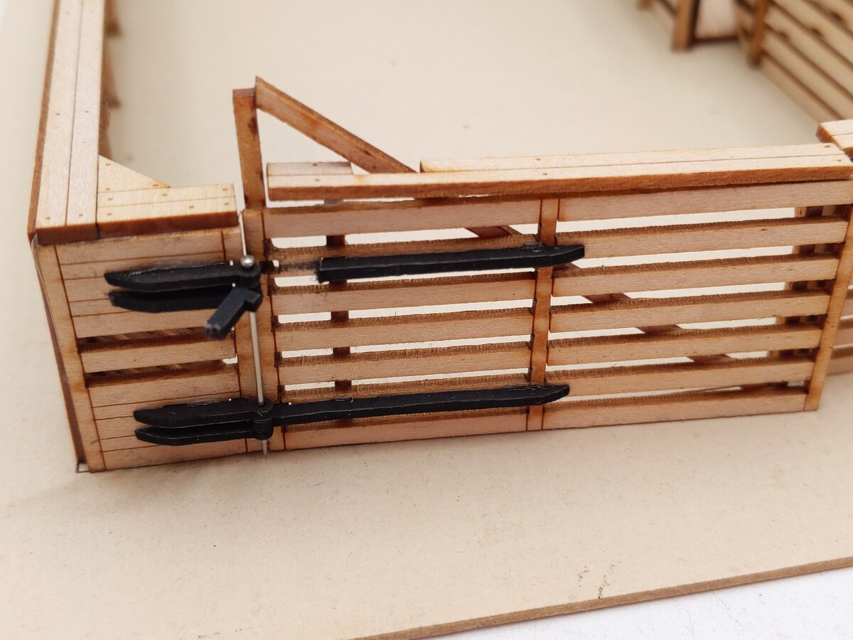 Generic S Scale Laser-cut Wooden Stock Pen Kit (Assembled) EX