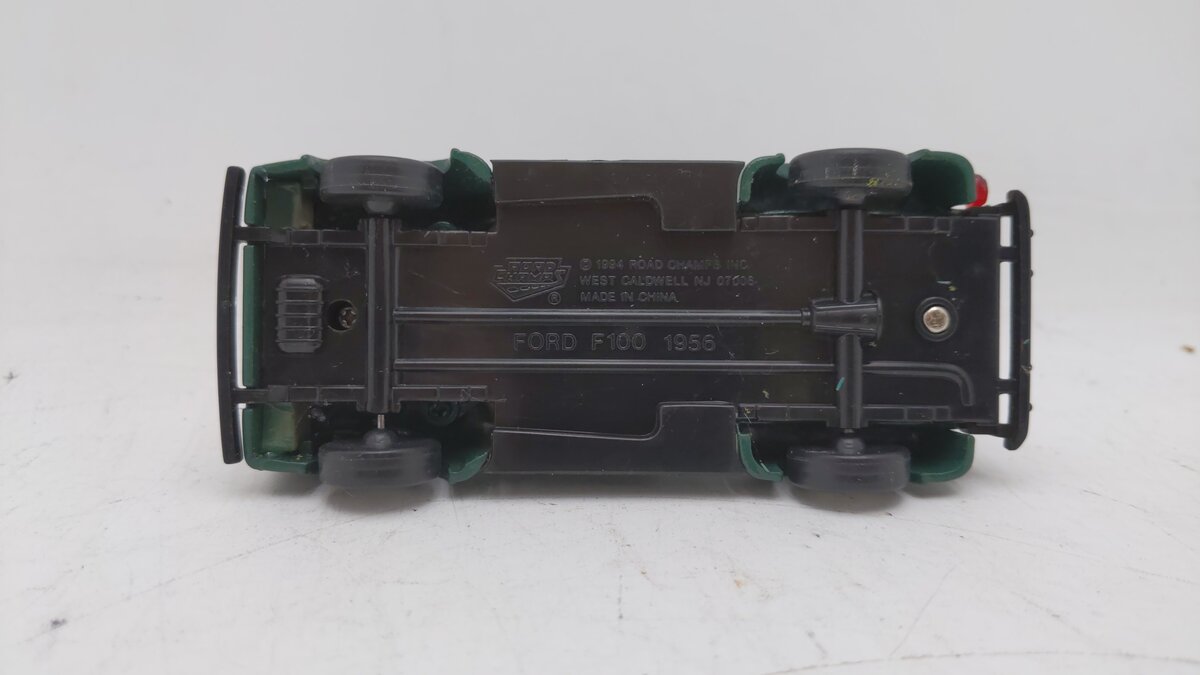 Road Champs 64235 1:43 Scale Green F-100 Ford Truck Series Die Cast Metal EX/Box