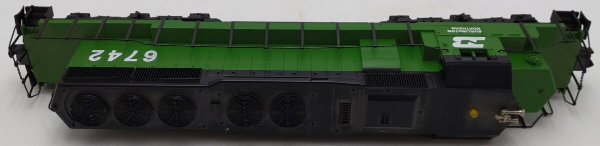 Weaver 6700 O Burlington & Northern SD-40-2 Diesel Locomotive #6742 EX/Box