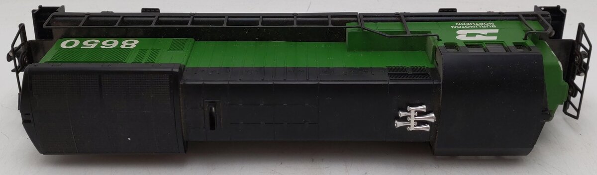 Lionel 6-8650 O Burlington Northern U36B Powered Diesel Locomotive #8650 VG/Box