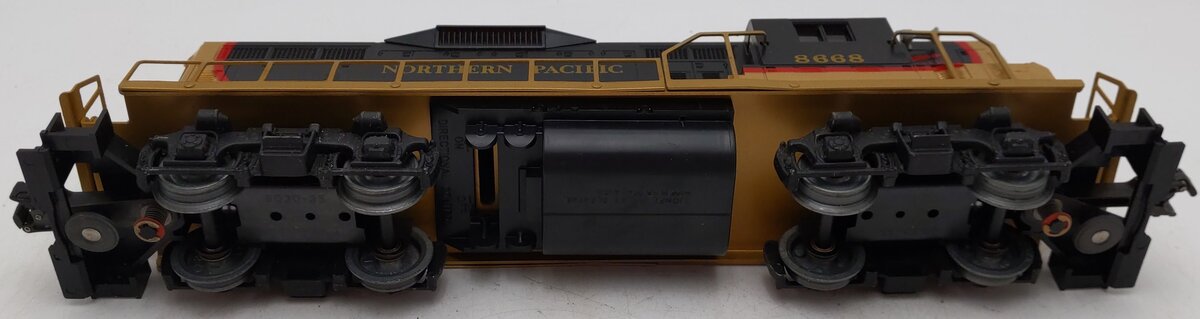 Lionel 6-8668 O Gauge Northern Pacific GP-9 Non-Powered Diesel Locomotive VG/Box
