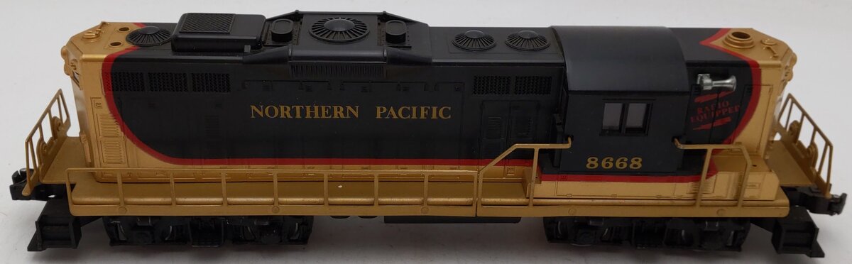 Lionel 6-8668 O Gauge Northern Pacific GP-9 Non-Powered Diesel Locomotive VG/Box