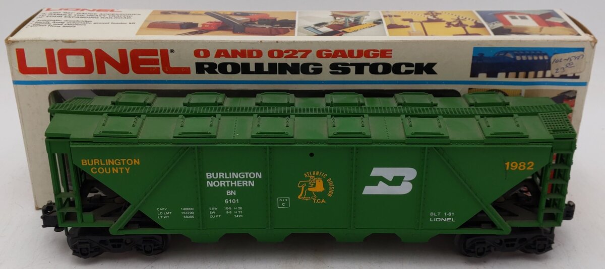 Lionel 6-6101 O Gauge Burlington Northern Covered Hopper EX/Box