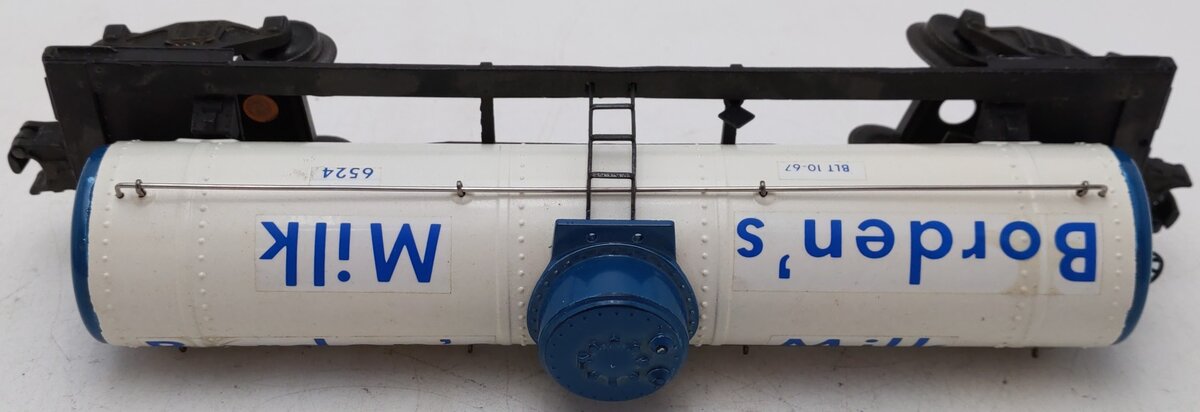 Lionel 6524 Vintage O Borden's Milk Tank Car- Orig. Sold by Madison Hardware EX