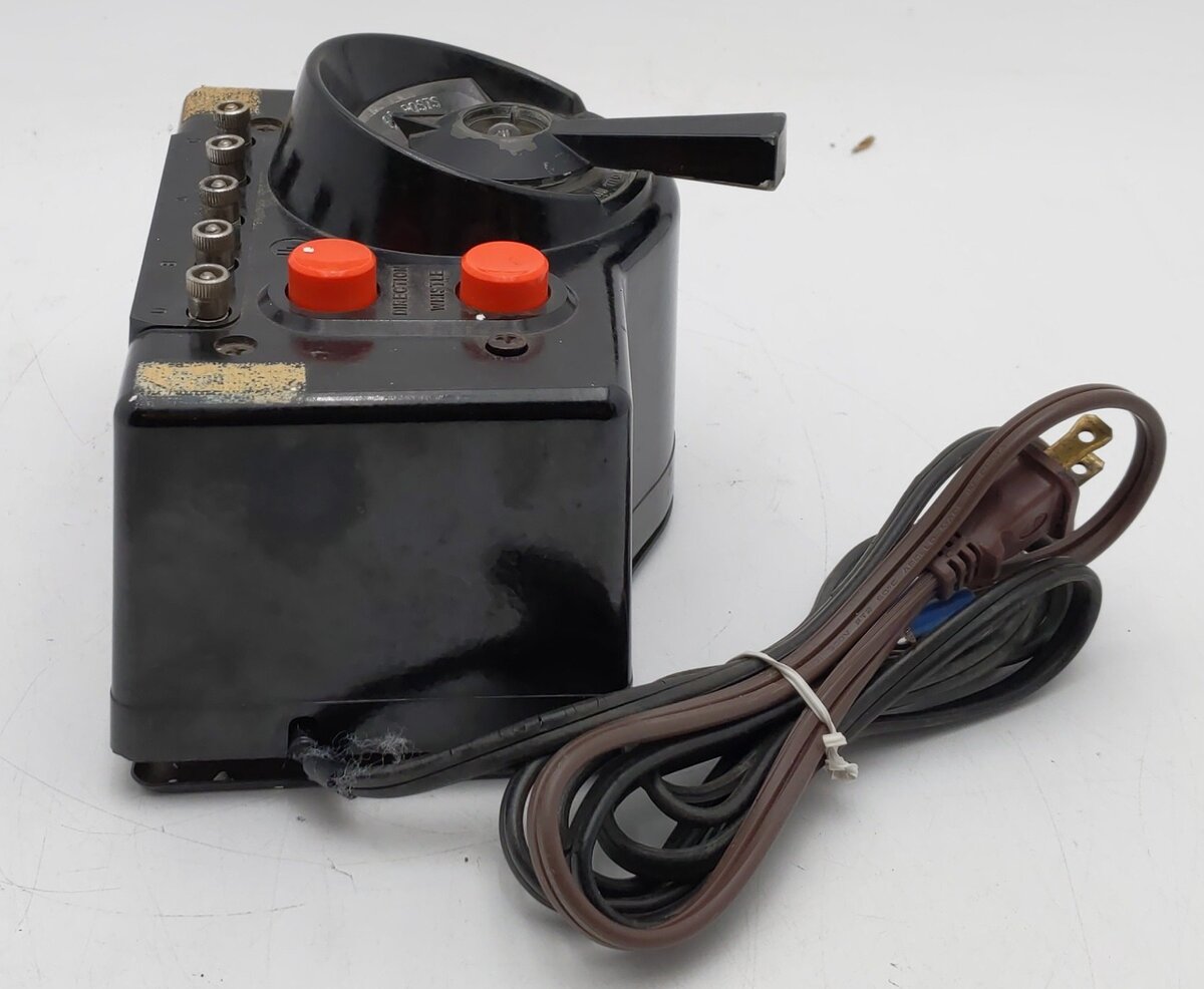 Lionel LW O Vintage Trainmaster 125 Watt Transformer with Whistle VG