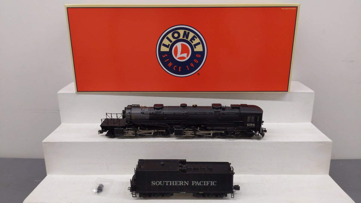 Lionel 6-38071 O Gauge SP 4-8-8-2 AC-12 Steam Locomotive & Tender with TMCC EX/Box