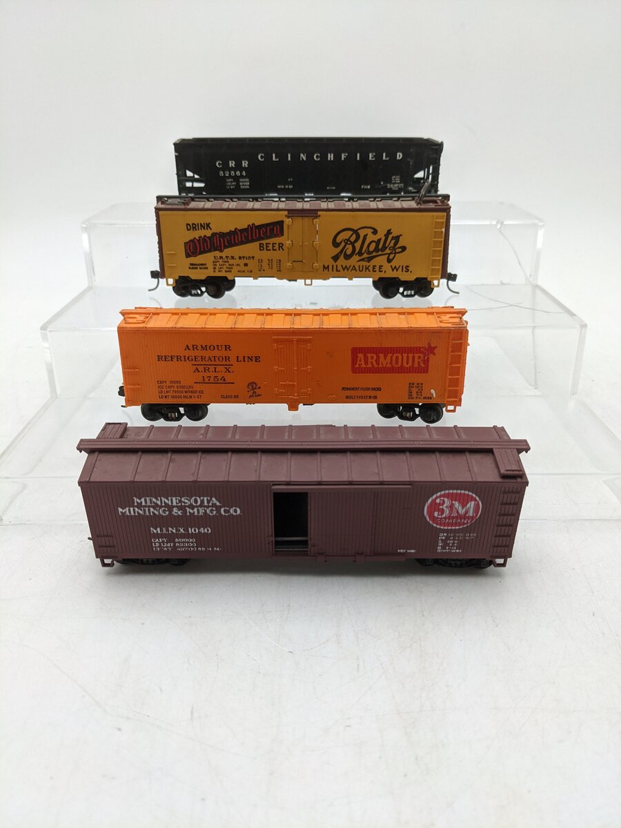 HO Scale Assorted Freight Cars [4] VG