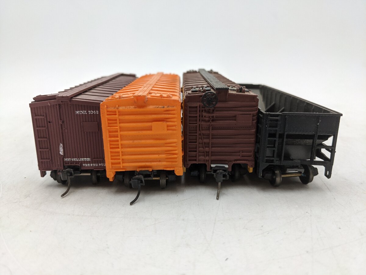 HO Scale Assorted Freight Cars [4] VG