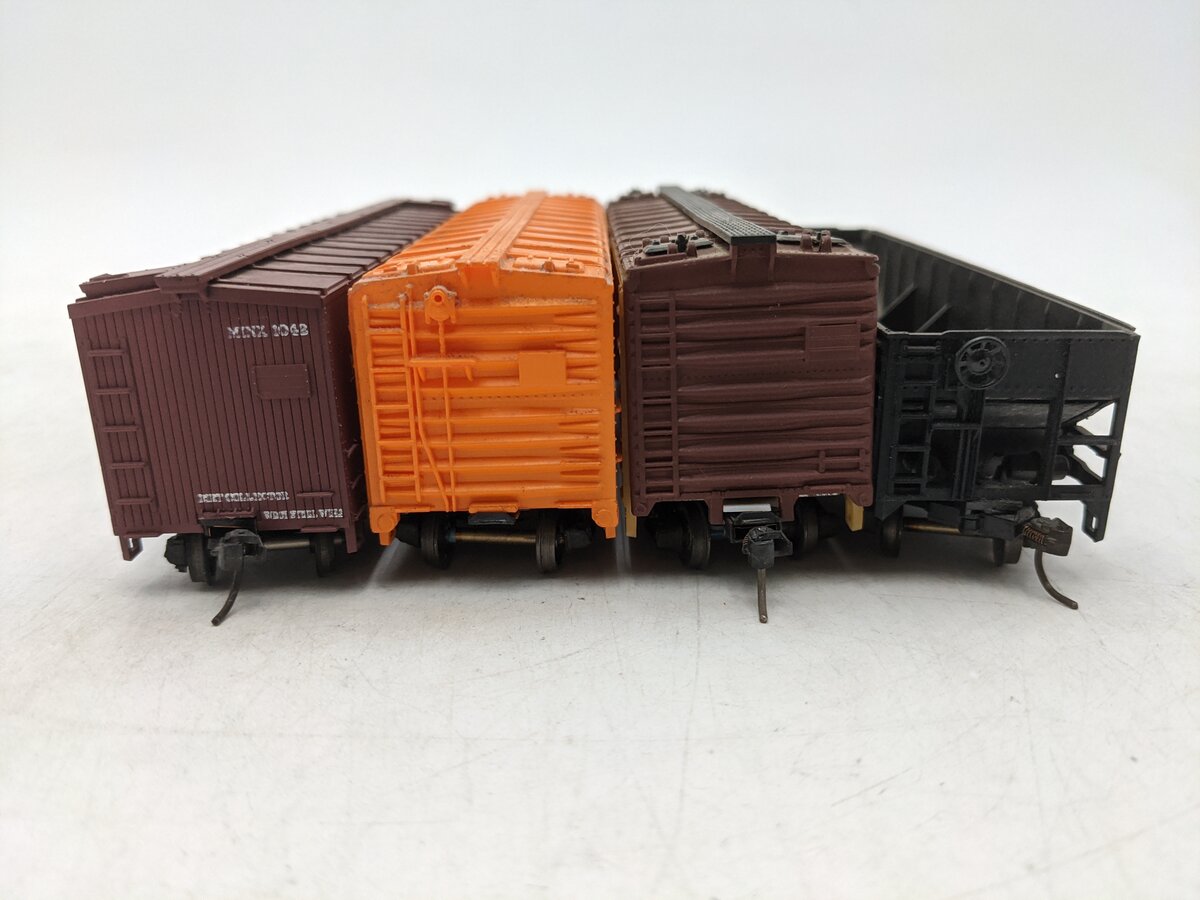 HO Scale Assorted Freight Cars [4] VG