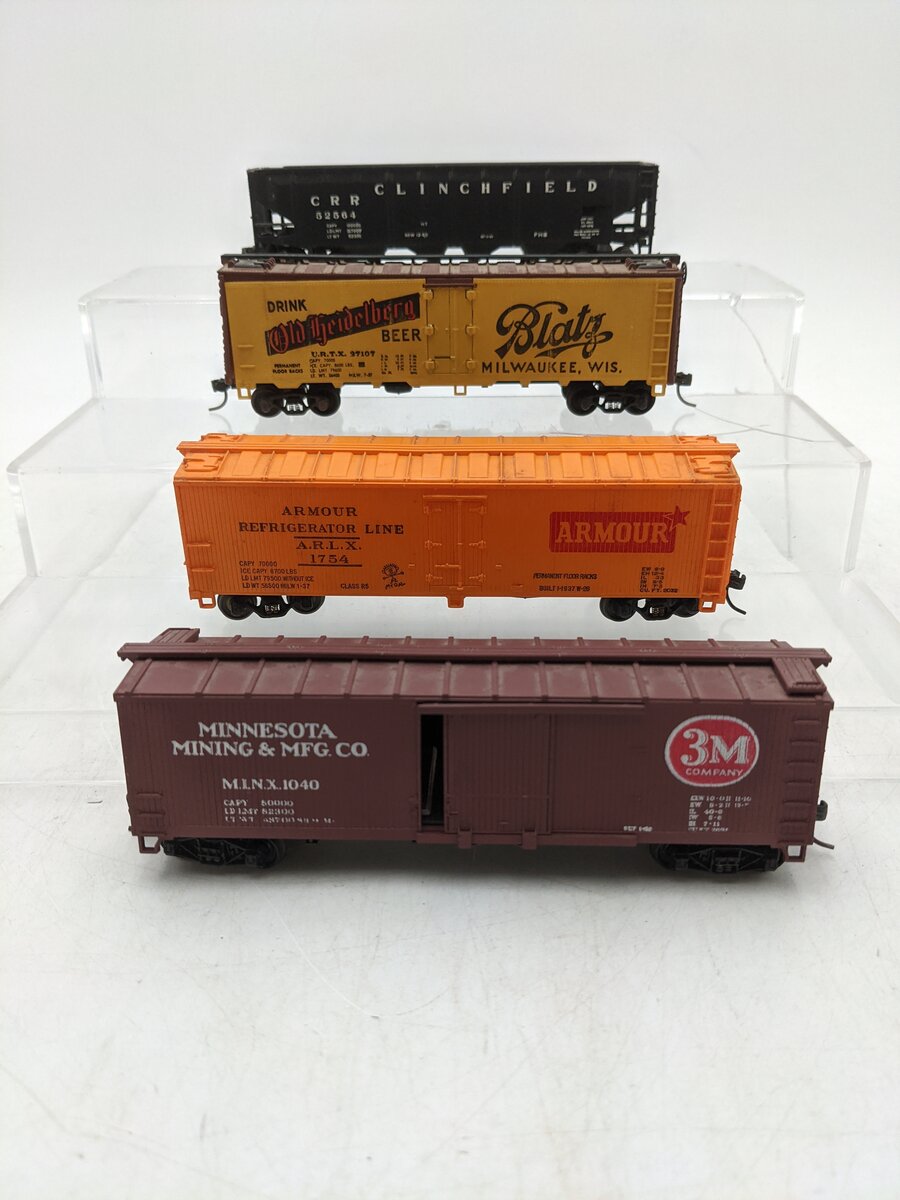 HO Scale Assorted Freight Cars [4] VG