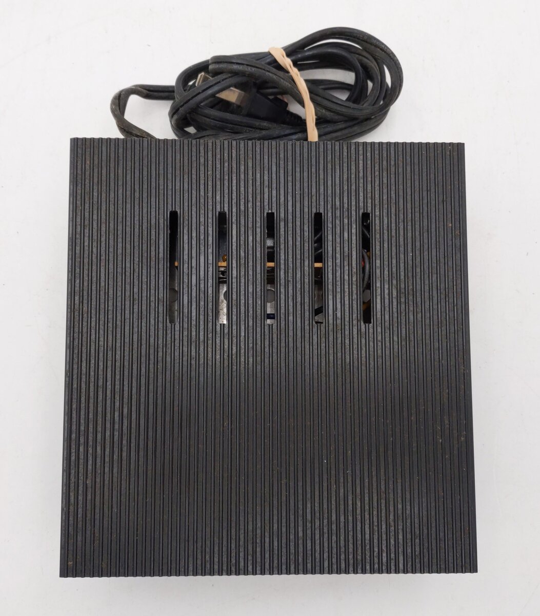Micronta 22-120 Regulated 12-Volt Power Supply EX/Box