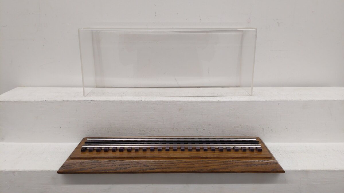 Inside Track Company O Gauge Display Case LN