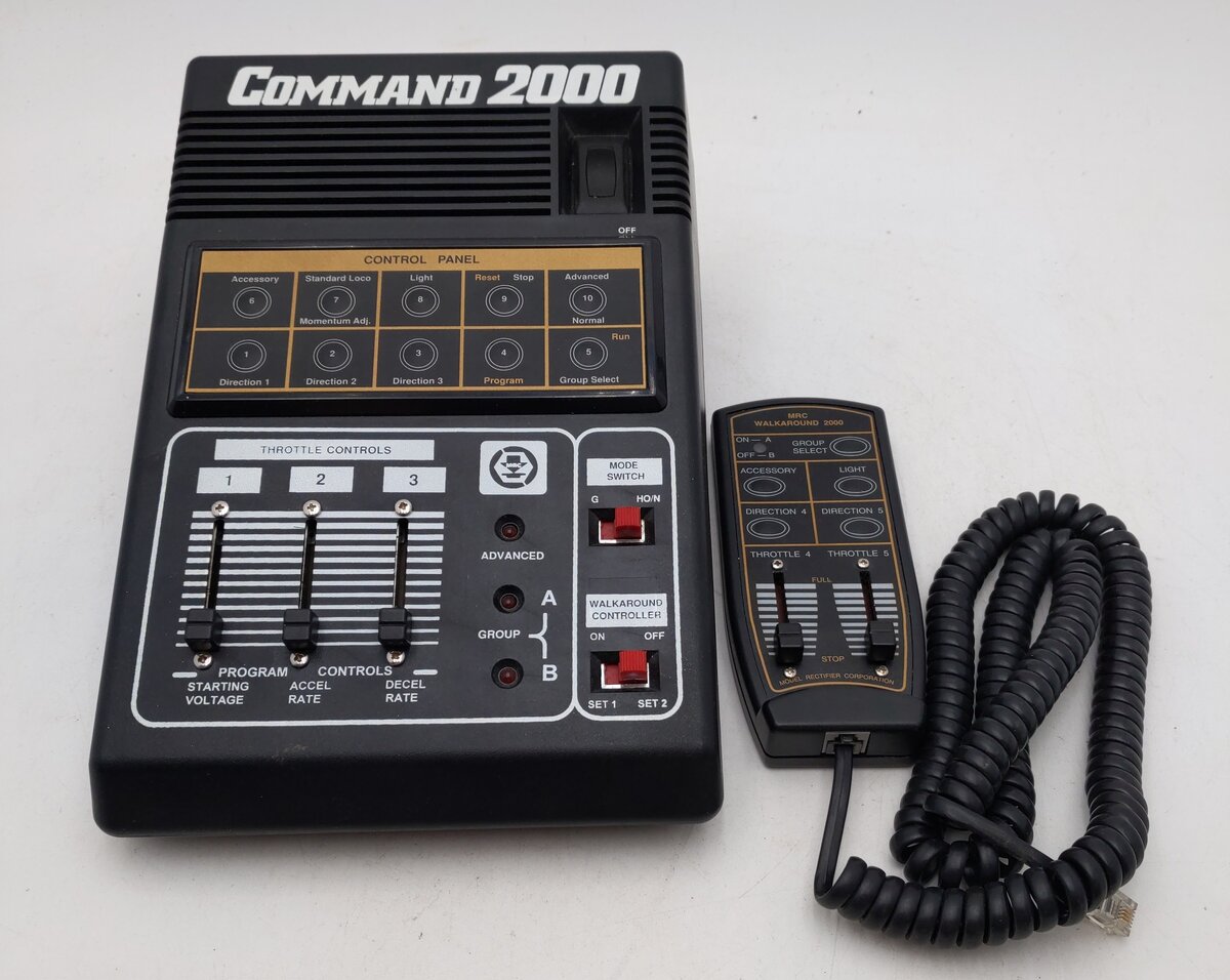 MRC 2000 HO DCC Command 2000 w/ Walkaround Controller EX