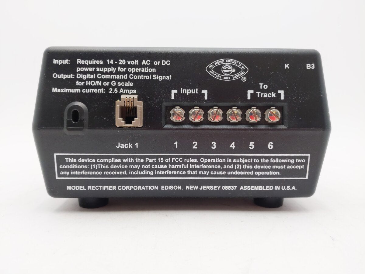 MRC 2000 HO DCC Command 2000 w/ Walkaround Controller EX