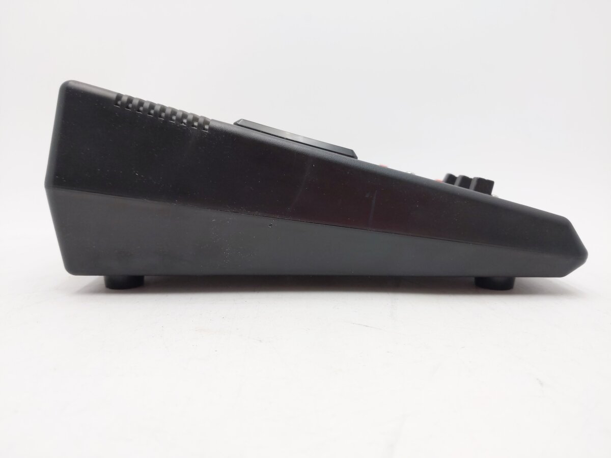 MRC 2000 HO DCC Command 2000 w/ Walkaround Controller EX
