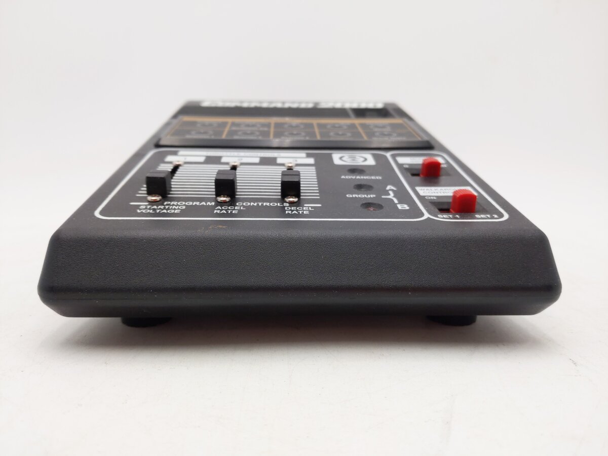 MRC 2000 HO DCC Command 2000 w/ Walkaround Controller EX