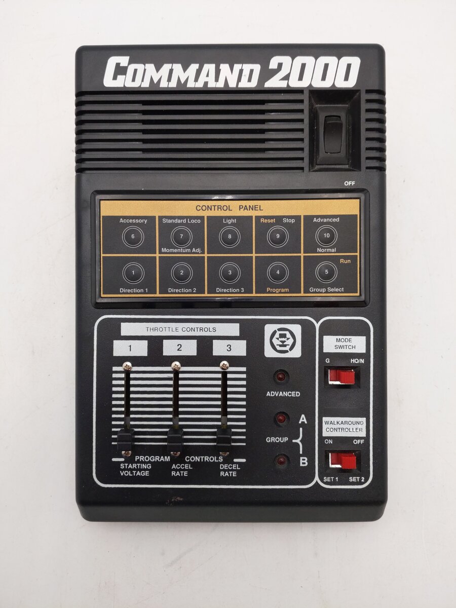MRC 2000 HO DCC Command 2000 w/ Walkaround Controller EX