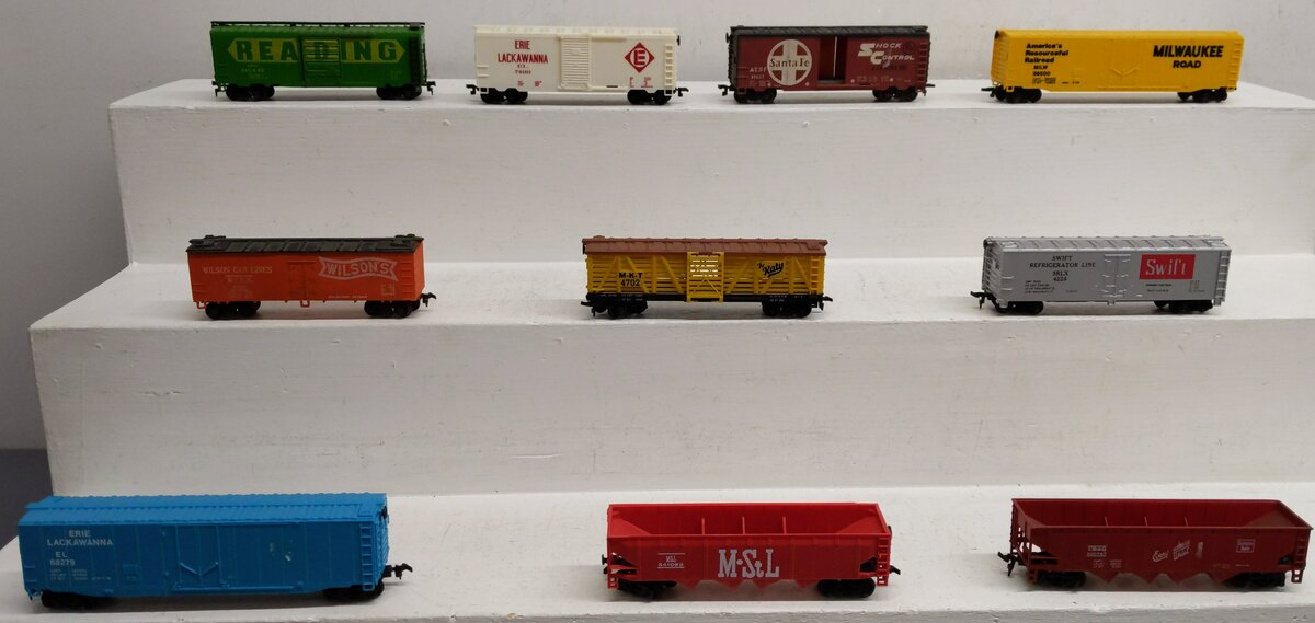 Life Like & Other Assorted  HO Scale Freight Cars- #16927 #74163 #115445 [10] EX