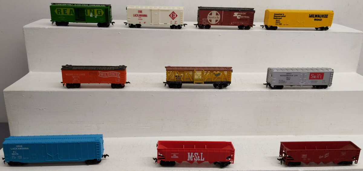Life Like & Other Assorted  HO Scale Freight Cars- #16927 #74163 #115445 [10] EX