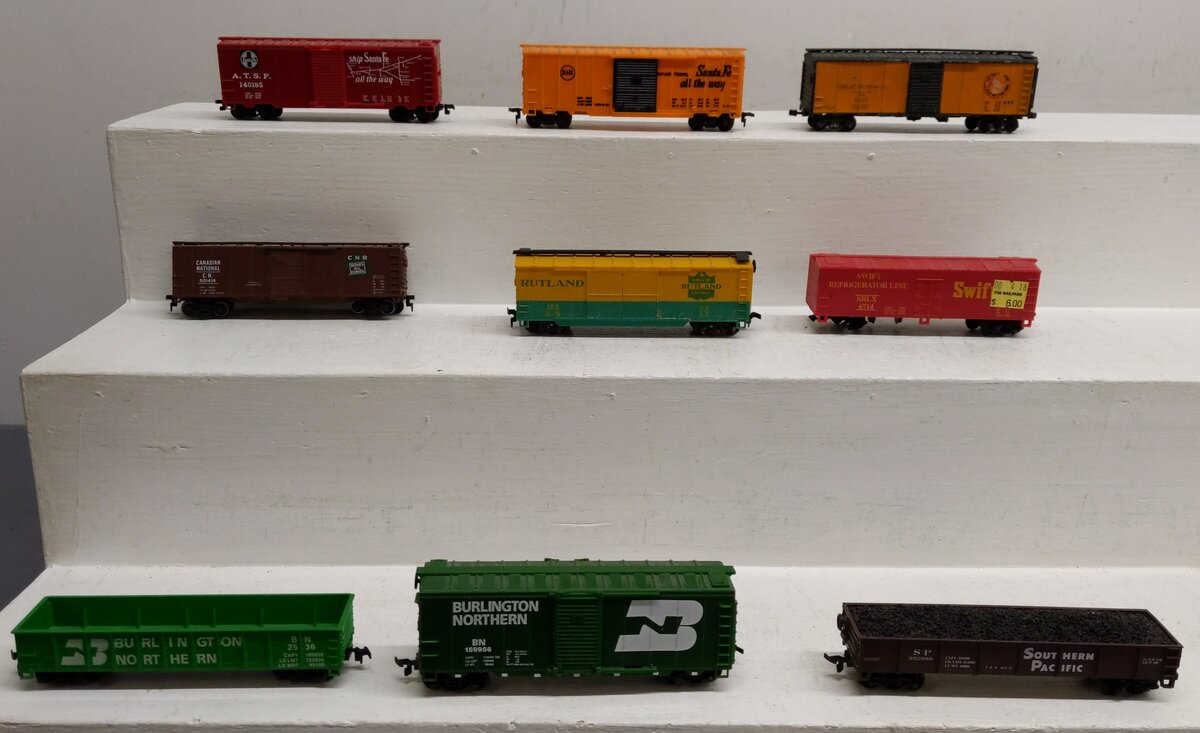 Life Like & Other Assorted HO Scale Freight Cars: #159956 #2536 #6714 [9] VG