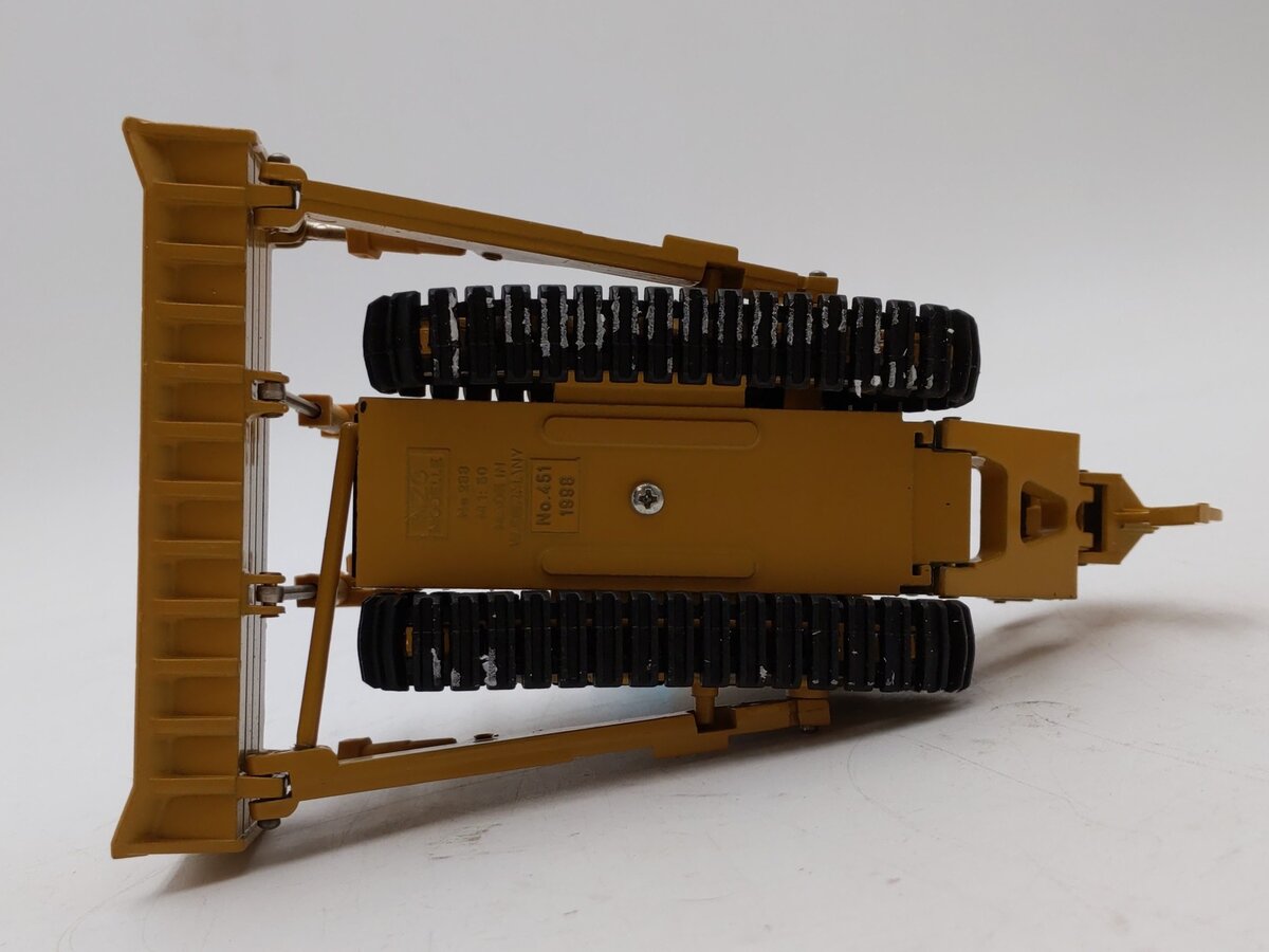 NZG 451 1:50 CAT D9R Track-Type Tractor LN/Box