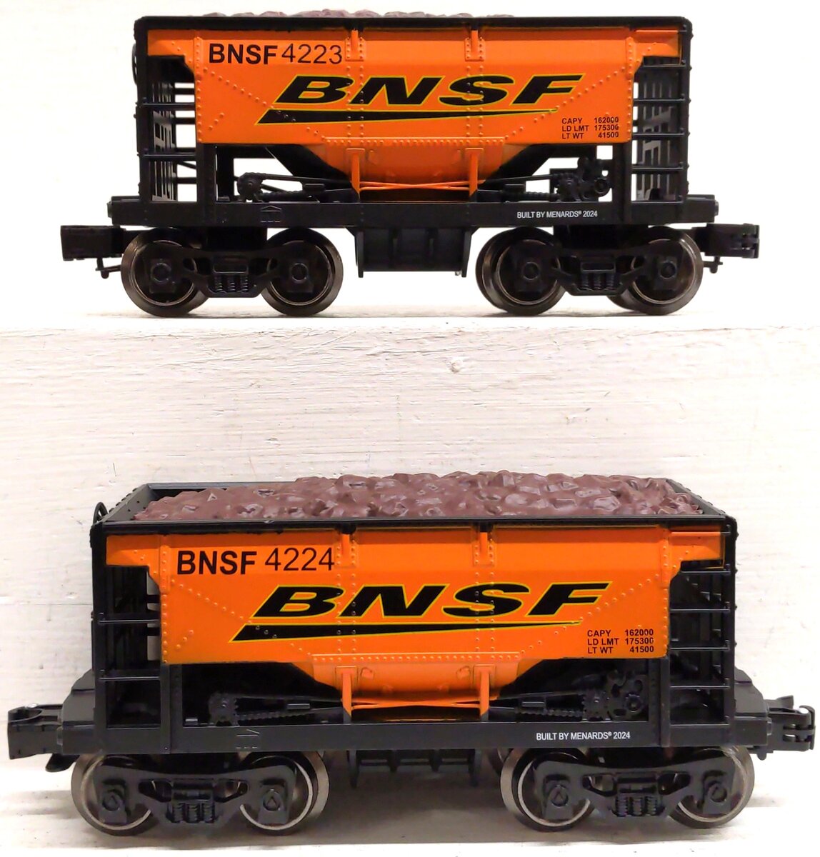Menards 275-9351 O Gauge BNSF Ore Cars (2 Pack) #4223 and #4224 LN/Box