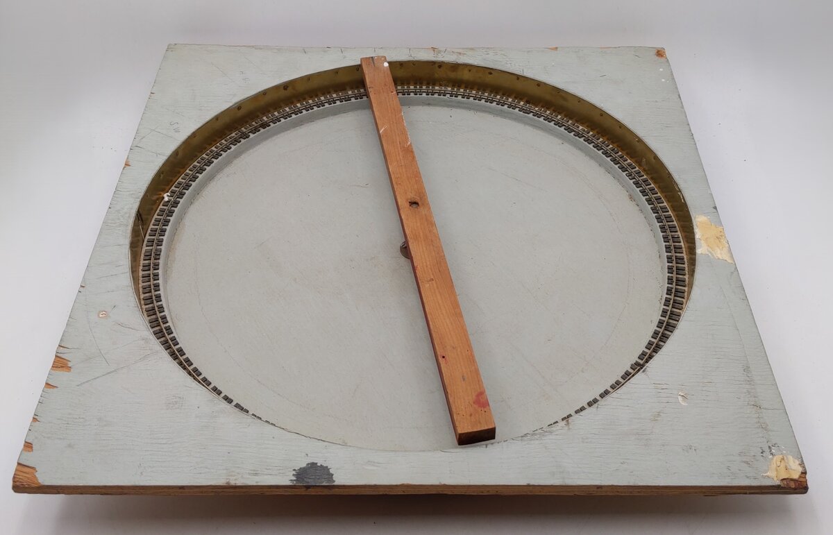 Bowser 7918 HO Scale 18" Turntable VG