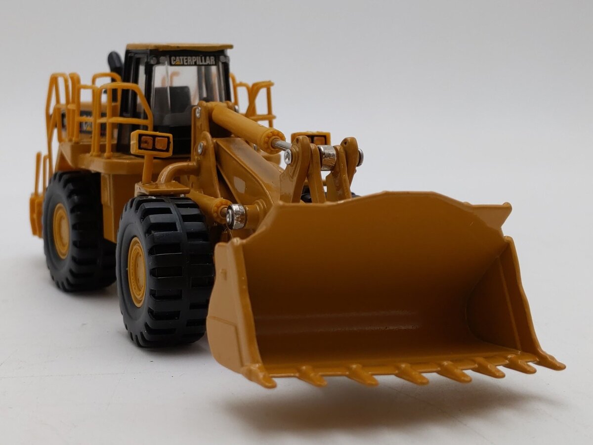 Norscot 55076 1:64 Scale Caterpillar Cat 988G Wheel Loader LN/Box