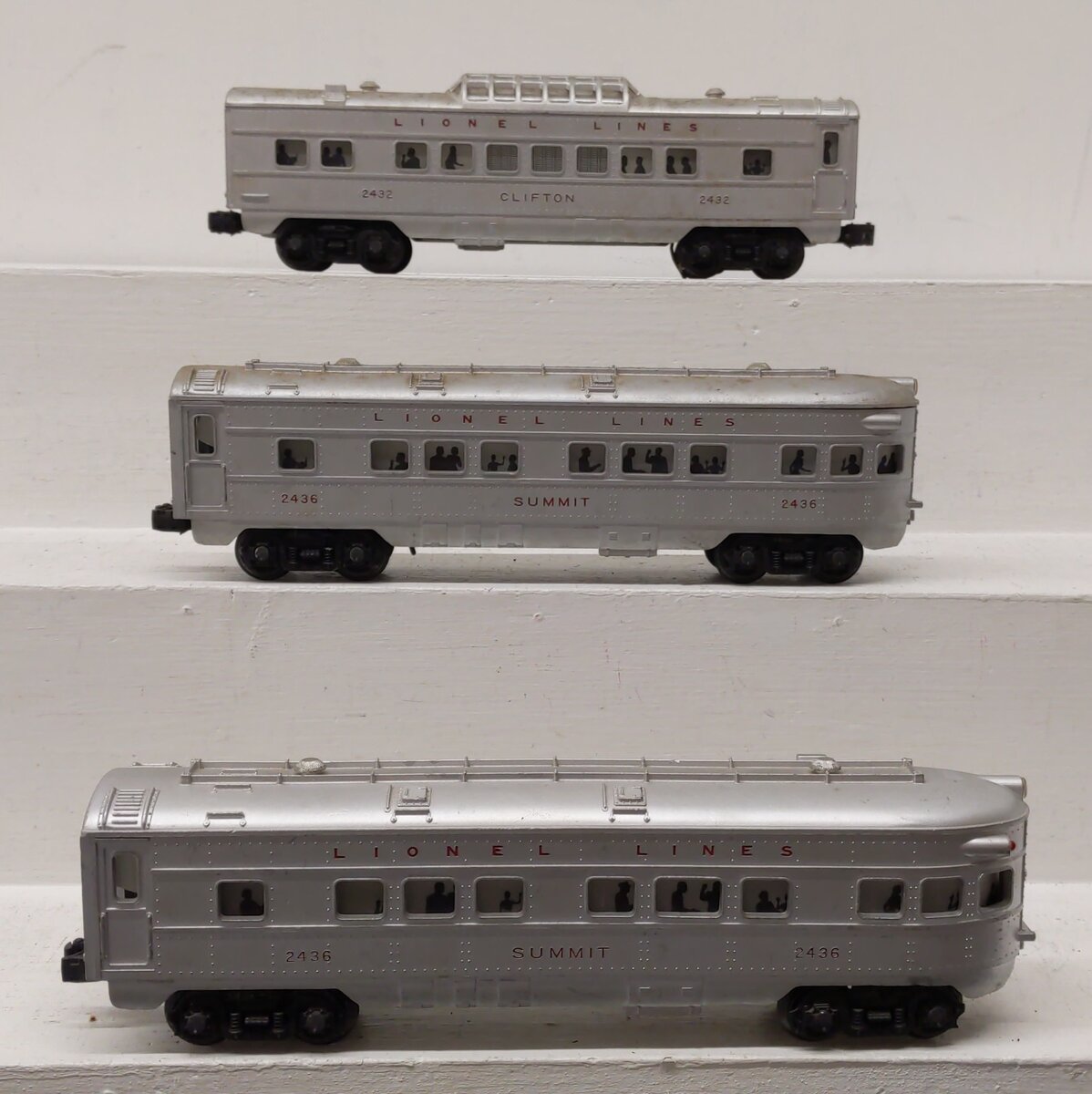 Lionel O Gauge Assorted Lionel Lines Passenger Cars: 2432, 2436, 2436 [3] VG