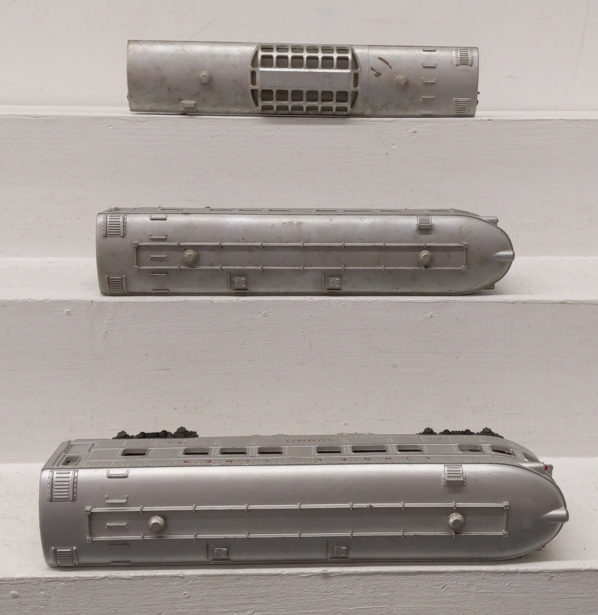 Lionel O Gauge Assorted Lionel Lines Passenger Cars: 2432, 2436, 2436 [3] VG