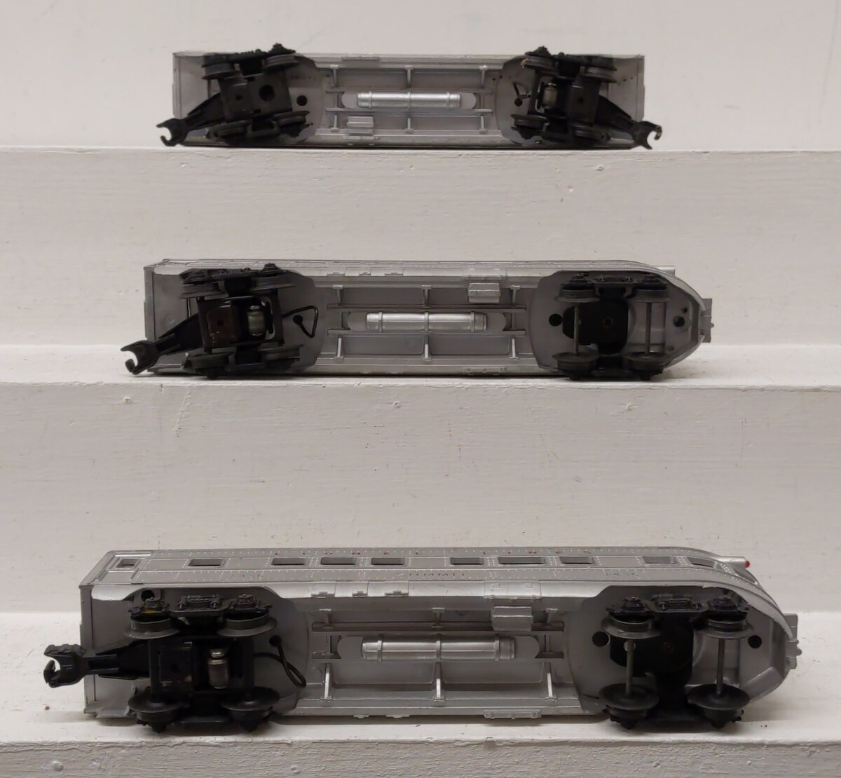 Lionel O Gauge Assorted Lionel Lines Passenger Cars: 2432, 2436, 2436 [3] VG
