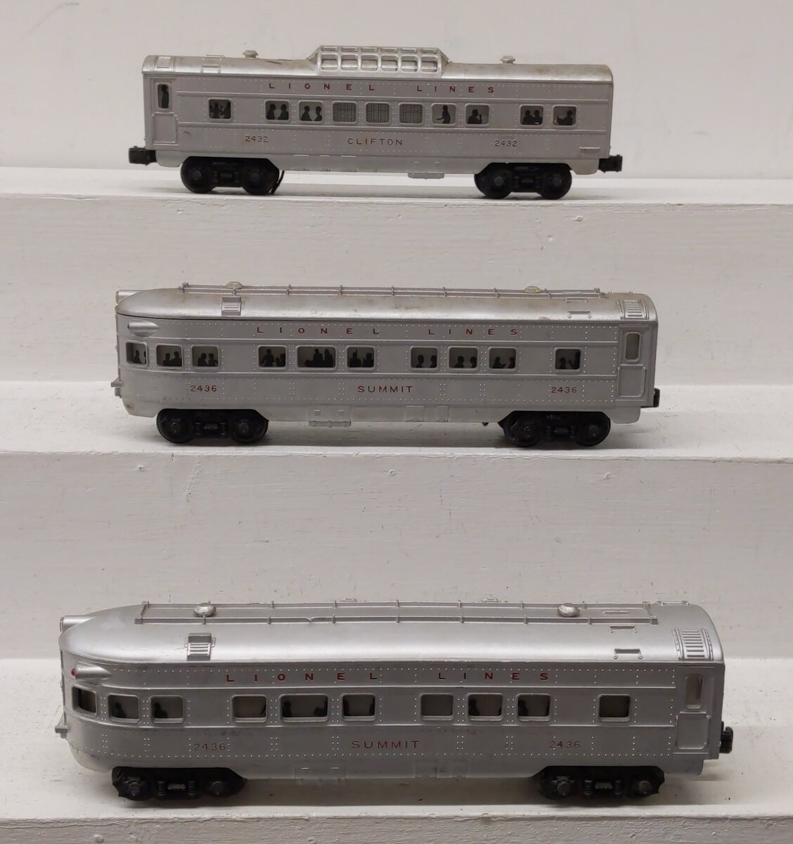Lionel O Gauge Assorted Lionel Lines Passenger Cars: 2432, 2436, 2436 [3] VG