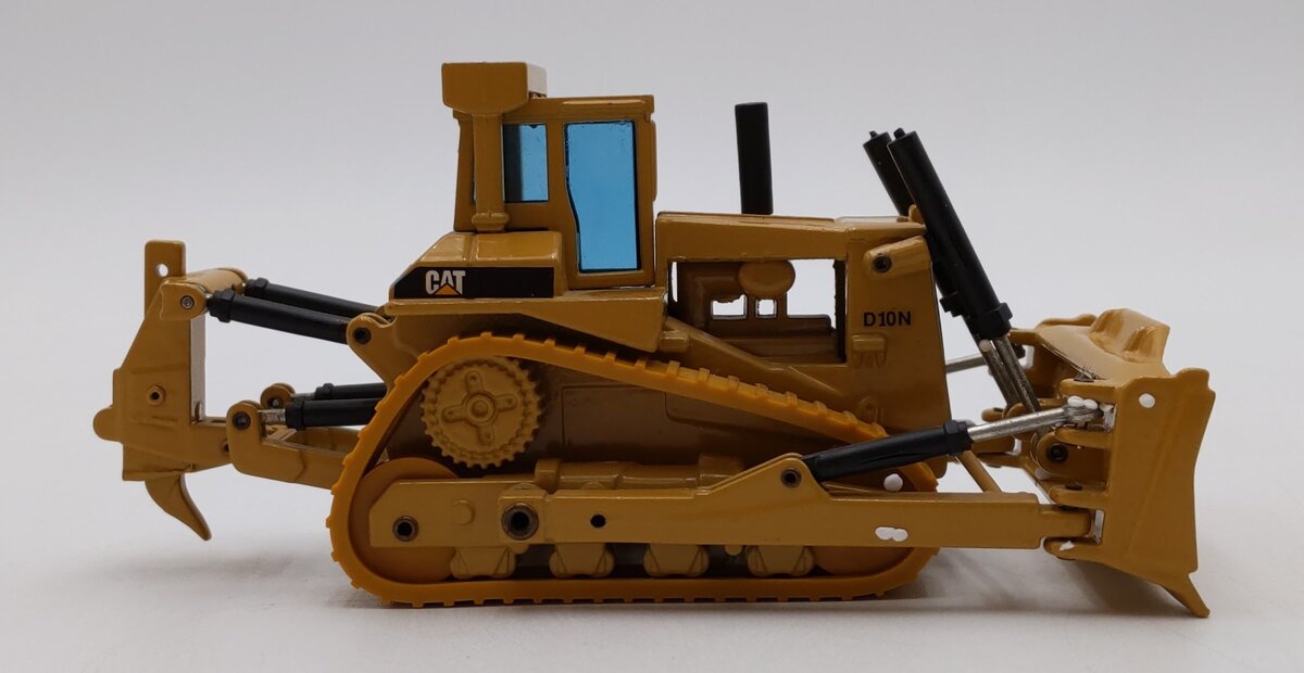 Joal 1:50 Scale Caterpillar D10N Bulldozer NIB