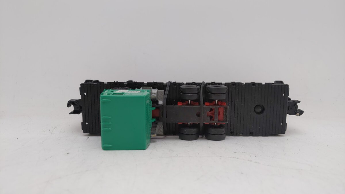 Lionel 6-9023 MKT O Flatcar w/ Green Truck EX