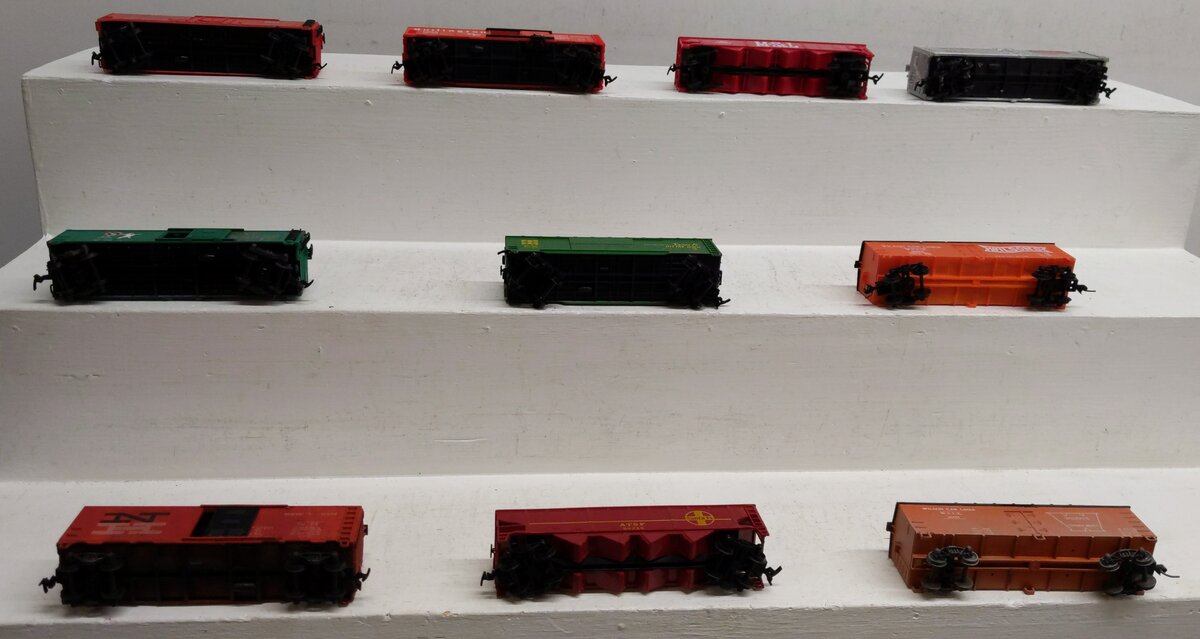 Varney & Other Assorted HO Scale Freight Cars [10] #27024 #67392 #99246 EX