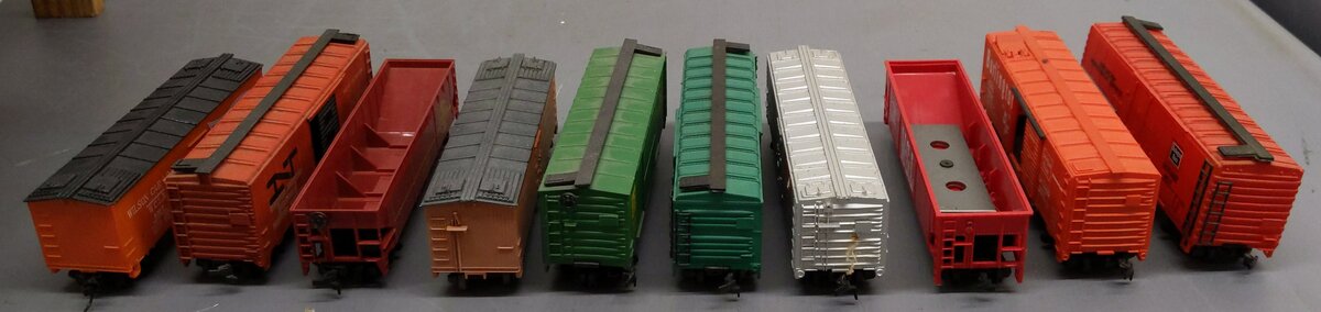 Varney & Other Assorted HO Scale Freight Cars [10] #27024 #67392 #99246 EX