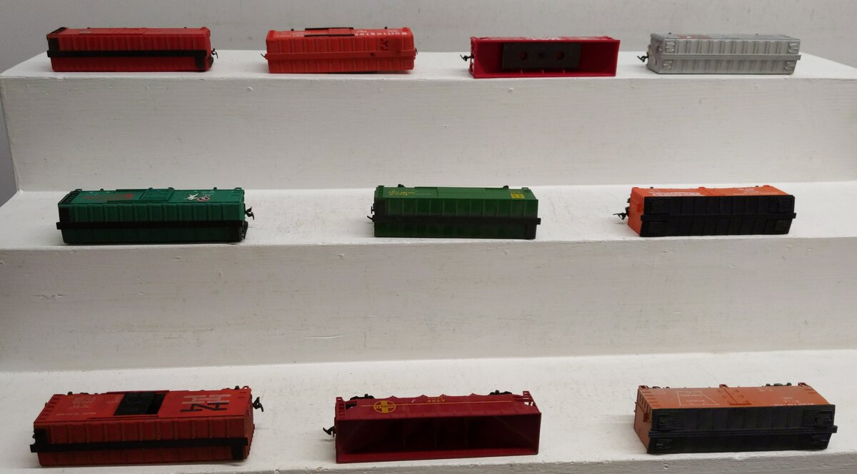 Varney & Other Assorted HO Scale Freight Cars [10] #27024 #67392 #99246 EX