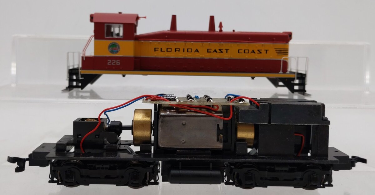 Proto 2000 21132 HO Scale Florida East Coast SW9/1200 Diesel Locomotive #226 LN/Box