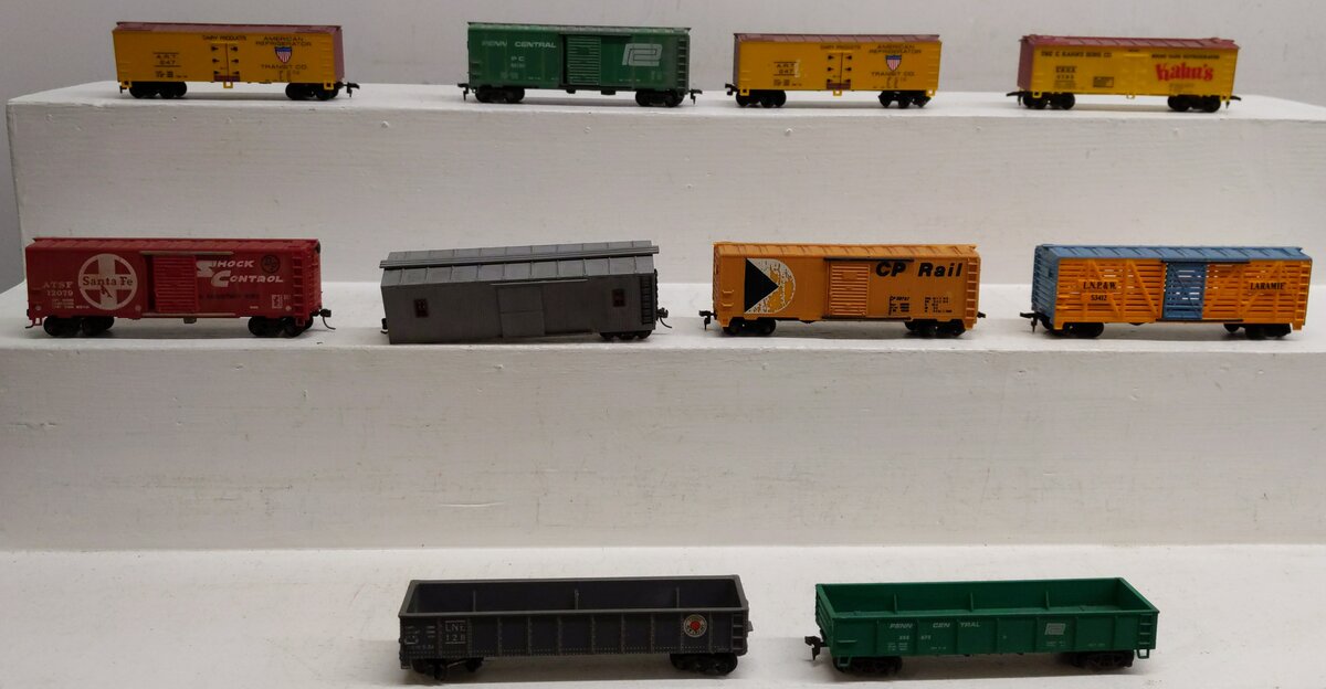 Life Like & Other Assorted HO Scale Freight Cars [10] EX
