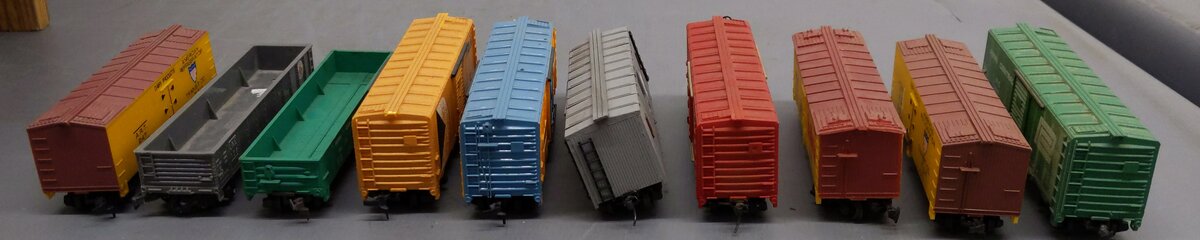 Life Like & Other Assorted HO Scale Freight Cars [10] EX
