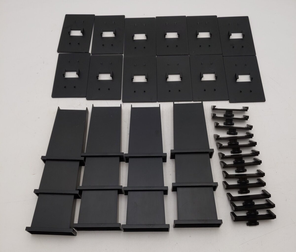 Bachmann H4595-1S001 E-z Track Pier Set (12 Piers) LN