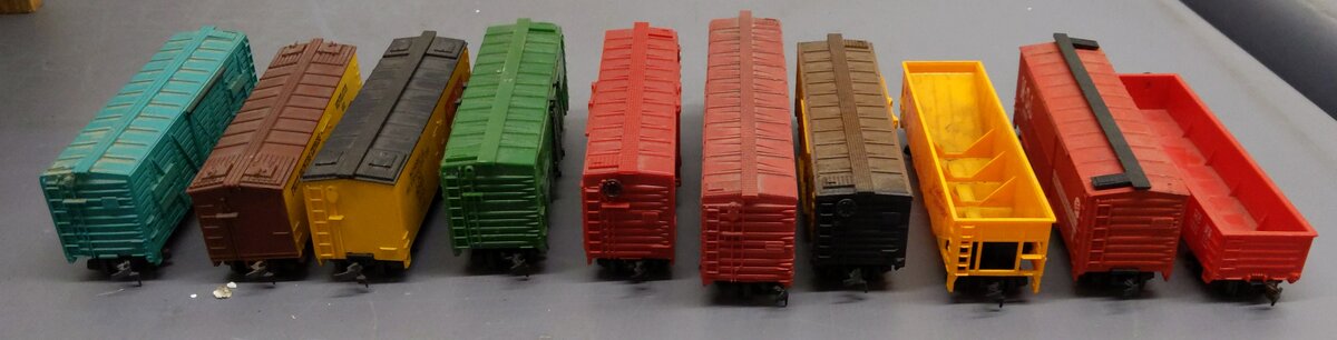 Life Like & Other Assorted HO Scale Freight Cars [10] EX