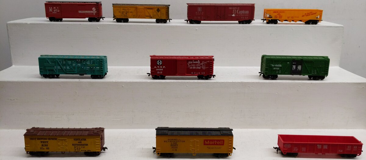 Life Like & Other Assorted HO Scale Freight Cars [10] EX