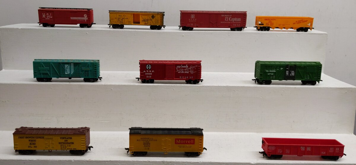 Life Like & Other Assorted HO Scale Freight Cars [10] EX