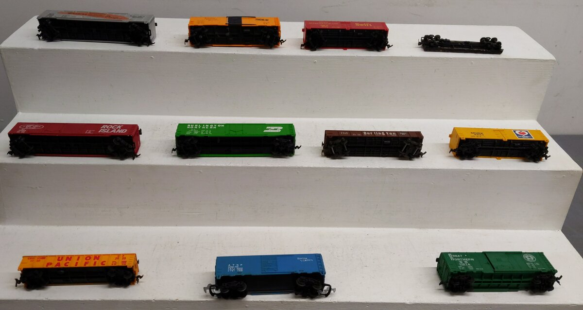 Life Like & Other Assorted HO Scale Freight Cars [11] EX