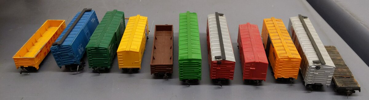 Life Like & Other Assorted HO Scale Freight Cars [11] EX